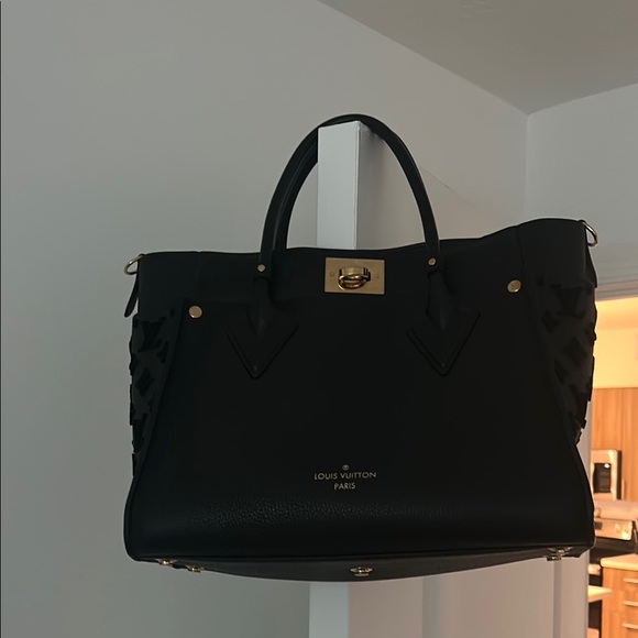 Louis Vuitton Black Leather Women's Bag - Picture 8 of 8